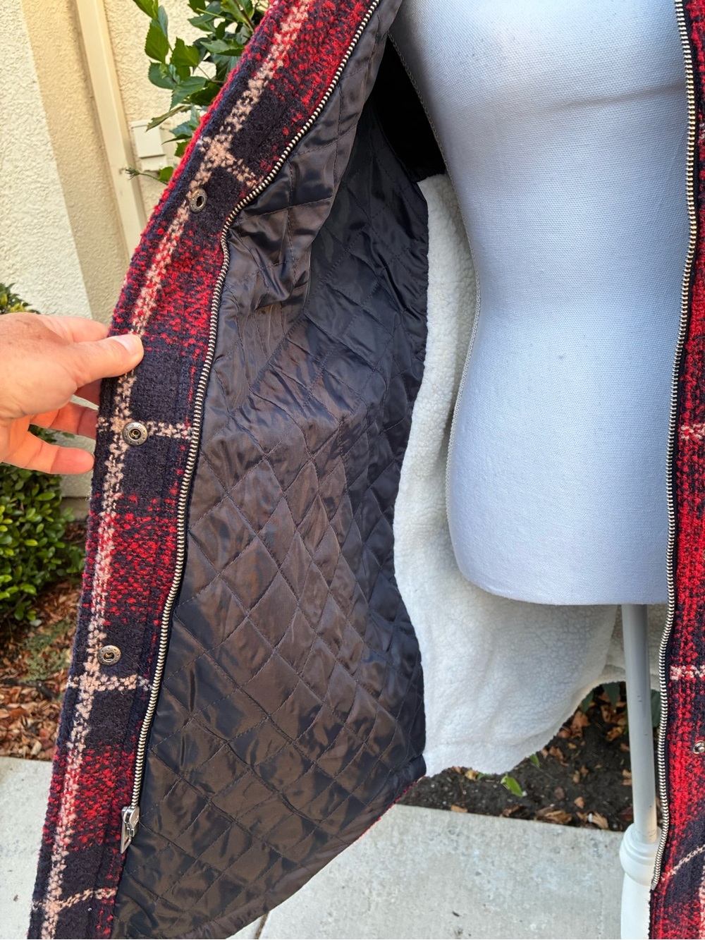 Levi’s Plaid Red & Navy  Sherpa Lined  Shacket Coat Size Medium - Picture 8 of 12
